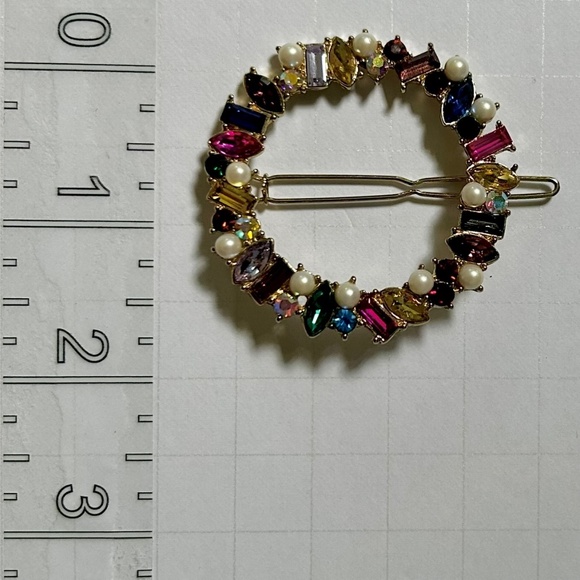 8 Other Reasons Hair Clip (Nisha for Urban Outfitters) - Picture 3 of 3